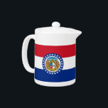 Missouri State Flag theepot<br><div class="desc">Verhoog uw thee-ervaring met onze exclusieve theepot met de vlag van Missouri! Gemaakt met zowel functionaliteit als elegantie in het achterhoofd, is deze theepot meer dan alleen een keukenaccessoire; het is een viering van het rijke erfgoed en de culturele trots van Missouri. De theepot toont prominent de iconische vlag van...</div>