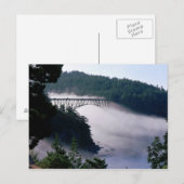 Mist drijft onder de Deception Pass-brug bij Briefkaart (Voorkant / Achterkant)