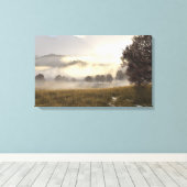 Mist op de weide canvas afdruk (Insitu (Houten vloer))