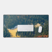 Mist op een eenzaam herfstveld bureaumat (Keyboard & Muis)