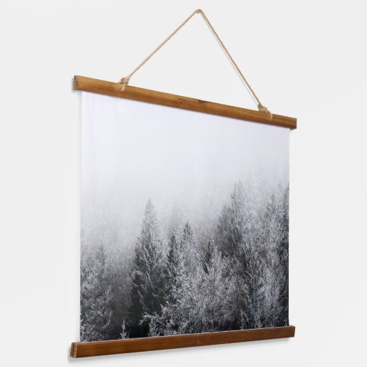 Mist over bevroren bos hangend wandkleed (Gebogen)