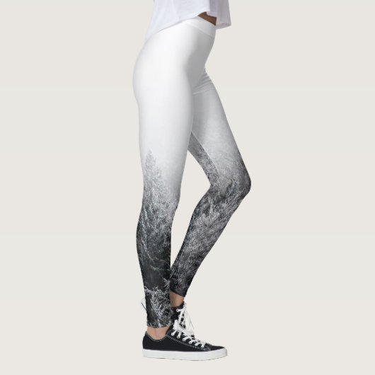 Mist over bevroren bos leggings (Rechts)