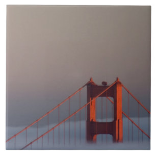 Mist rolt door de baai van San Francisco en bedekt Tegeltje