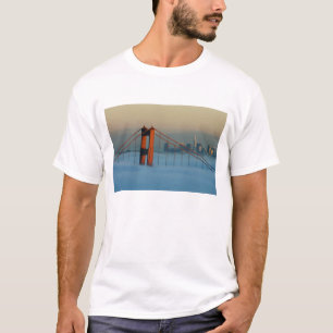 Mist trekt door de baai van San Francisco T-shirt