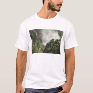 Mist tussen de toppen en valleien van Grand Canyon T-shirt
