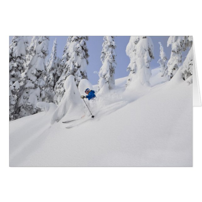 Mistie Fortin skiet poedersneeuw (Voorkant Horizontaal)