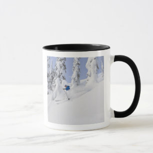 Mistie Fortin skiet poedersneeuw Mok