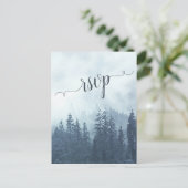 Mistig Bergen Blauw Pijnbos Bruiloft RSVP Briefkaart (Staand voorkant)