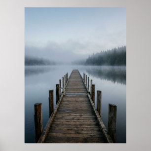 Mistig meer Houten Steiger Kalme uitzicht Poster