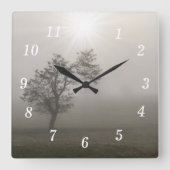 mistig starburst boom landschap wandklok (Voorkant)