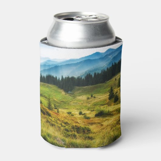 Mistige berghellingen: majestueus landschap. blikjeskoeler (Blikje Voorkant)