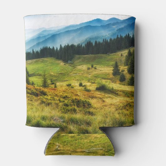 Mistige berghellingen: majestueus landschap. blikjeskoeler (Achterkant)