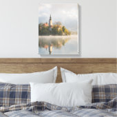 Mistige zonsopgang Lake Bled verticaal canvas (Insitu (Slaapkamer))