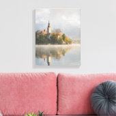 Mistige zonsopgang Lake Bled verticaal canvas Afdruk (Insitu (Woonkamer))