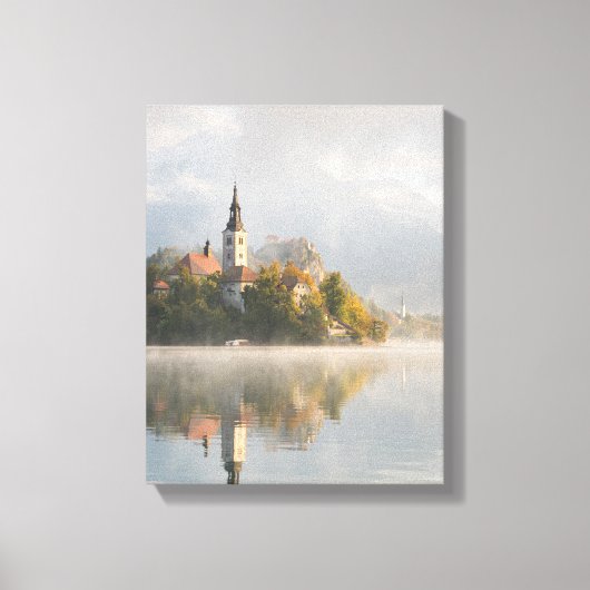 Mistige zonsopgang Lake Bled verticaal canvas Afdruk (Voorkant)