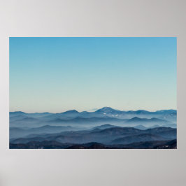 Mistlagen, heuvels en bergen poster