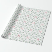 Mistletoe en Pine met Monogram Kerstrood Cadeaupapier (Uitgerold)