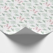 Mistletoe en Pine met Monogram Kerstrood Cadeaupapier (Hoek)