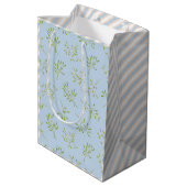Mistletoe en Stripes Blue Eggnog Gift Bag Medium Cadeauzakje (Achterkant Gekanteld)