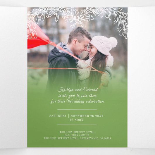 Mistletoe groene witte bruiloft optie RSVP Drieluik Uitnodiging (Binnenkant midden)