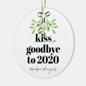 Mistletoe Kiss Goodbye to 2020 Do-Over Funny Humor Keramisch Ornament (Links)