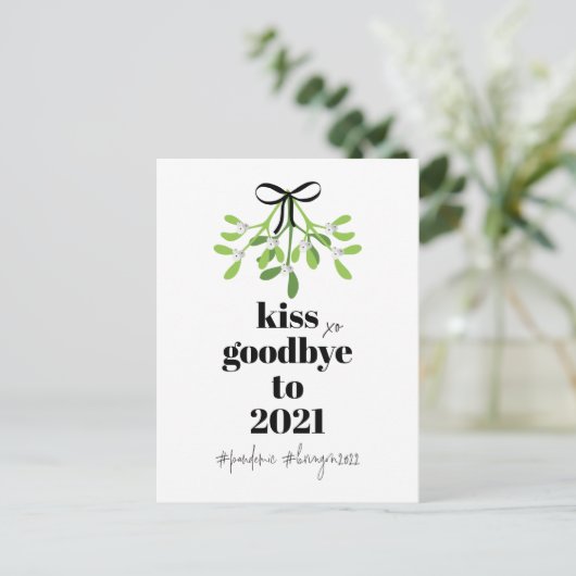 Mistletoe Kiss Goodbye to 2021 Do-Over Funny Humor Feestdagenkaart (Staand voorkant)