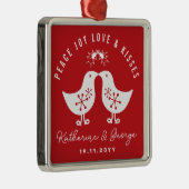 Mistletoes Kissing Chicks Mr. & Mrs. 1st Kerstmis Metalen Ornament (Rechts)