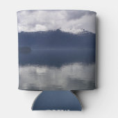 Misty Alaskan Zee in de schaduw van Blue Blikjeskoeler (Achterkant)