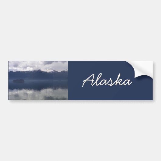 Misty Alaskan Zee in de schaduw van Blue Bumpersticker (Voorkant)