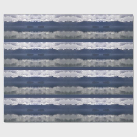 Misty Alaskan Zee in de schaduw van Blue Cadeaupapier (Vlak)