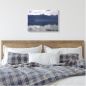 Misty Alaskan Zee in de schaduw van Blue Canvas Afdruk (Insitu (Slaapkamer))