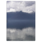 Misty Alaskan Zee in de schaduw van Blue Klembord (Achterkant)