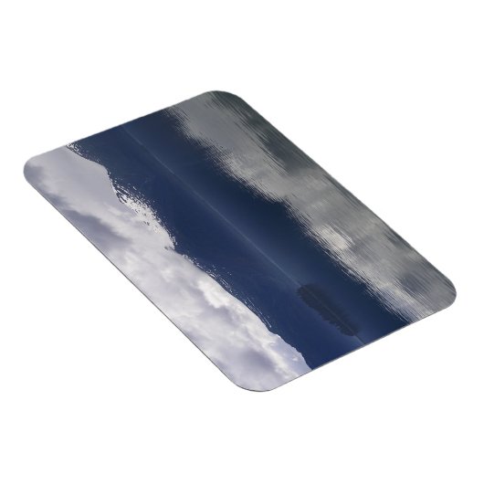 Misty Alaskan Zee in de schaduw van Blue Magneet (Rechterzijde)