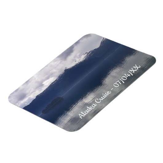 Misty Alaskan Zee in de schaduw van Blue Magneet (Linkerzijde)