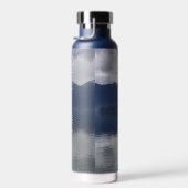 Misty Alaskan Zee in de schaduw van Blue Waterfles (Rechts)