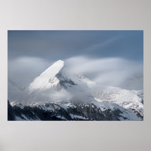 Misty clouds over berg Grintovec, Slovenië Poster (Voorkant)