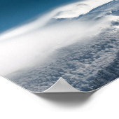 Misty clouds over de sneeuwberg Snežnik, Slovenië Poster (Hoek)