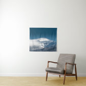 Misty clouds over de sneeuwberg Snežnik, Slovenië Wandkleed (In Situ (horizontaal))