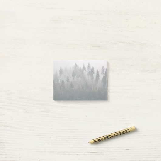 Misty Evergreen Forest Landschap Post-it® Notes (Op bureau)