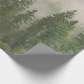 Misty Foggy Forest Bomen Cadeaupapier (Hoek)