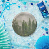 Misty Foggy Forest Bomen Papieren Bordje (Feest)