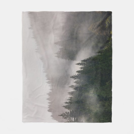Misty Forest in de bergen Fleece Deken (Voorkant)