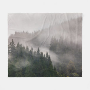 Misty Forest in de bergen Fleece Deken