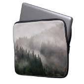 Misty Forest in de bergen Laptop Sleeve (Voorkant Links)