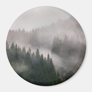 Misty Forest in de bergen Magneet