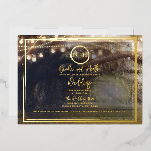 Misty Forest Lights Elegant Modern Wedding Gold Folie Uitnodiging (Envelop)