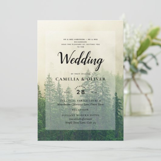 Misty Green Forest Pine Trees Wedding Kaart (Staand voorkant)