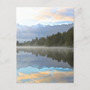 Misty Lake Trees Reflection Tranquil Natuur Briefkaart