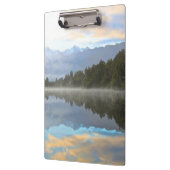 Misty Lake Trees Reflection Tranquil Natuur Foto Klembord (Links)