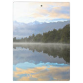 Misty Lake Trees Reflection Tranquil Natuur Foto Klembord (Achterkant)